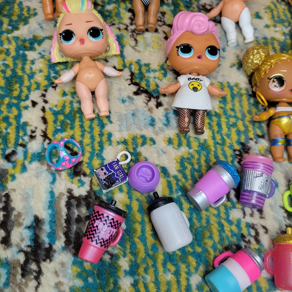 LOL Surprise Various Pieces Lots Of 9 Dolls Plus Baby + Dog + Accessories‎